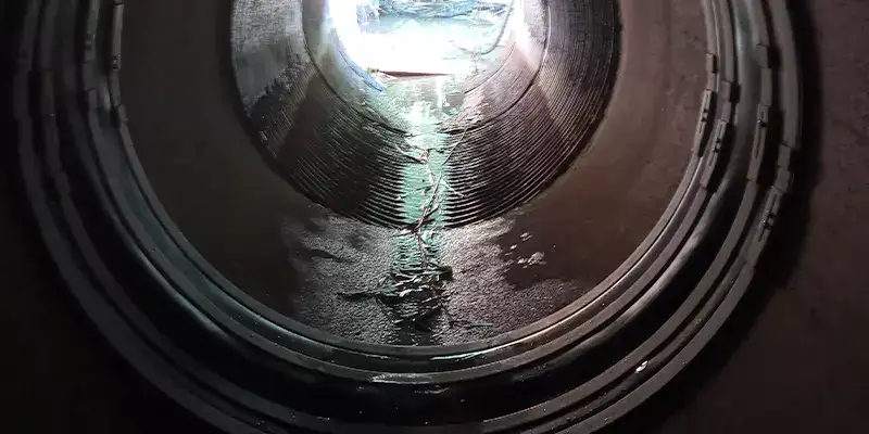 A HydraTite installed in a large-diameter pipe